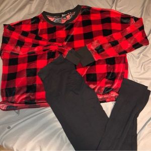 Soft red Christmas pajama XL crop top & black leggings set